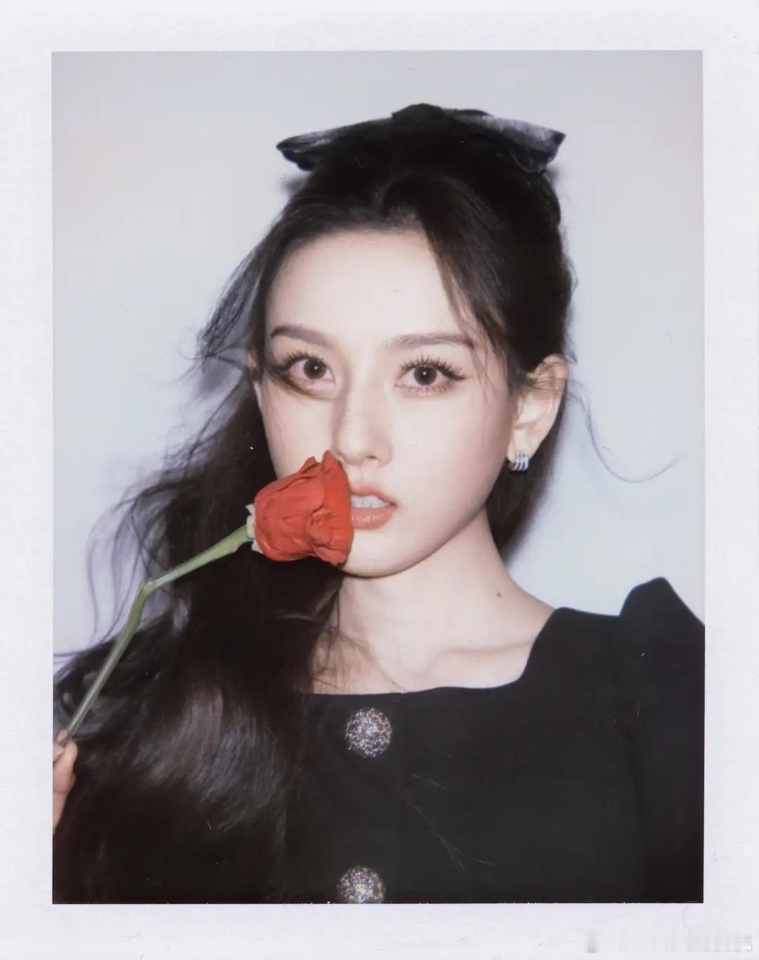 祖儿生日撕拉片，剧宣那天拍的吧，P6美！ ​​​
