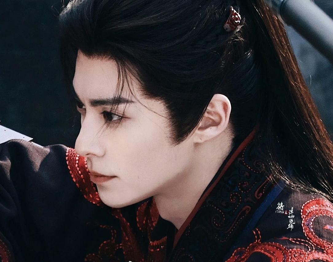 我以为宋潜机已经很美很美了
想不到棣景行更美[给你小心心][可爱] ​​​