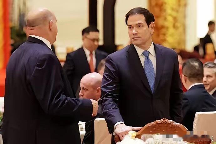 这次收获最大的肯定是鲁比奥，从开会、参观到用餐，所见所闻都是闻所未闻的新鲜事。姿
