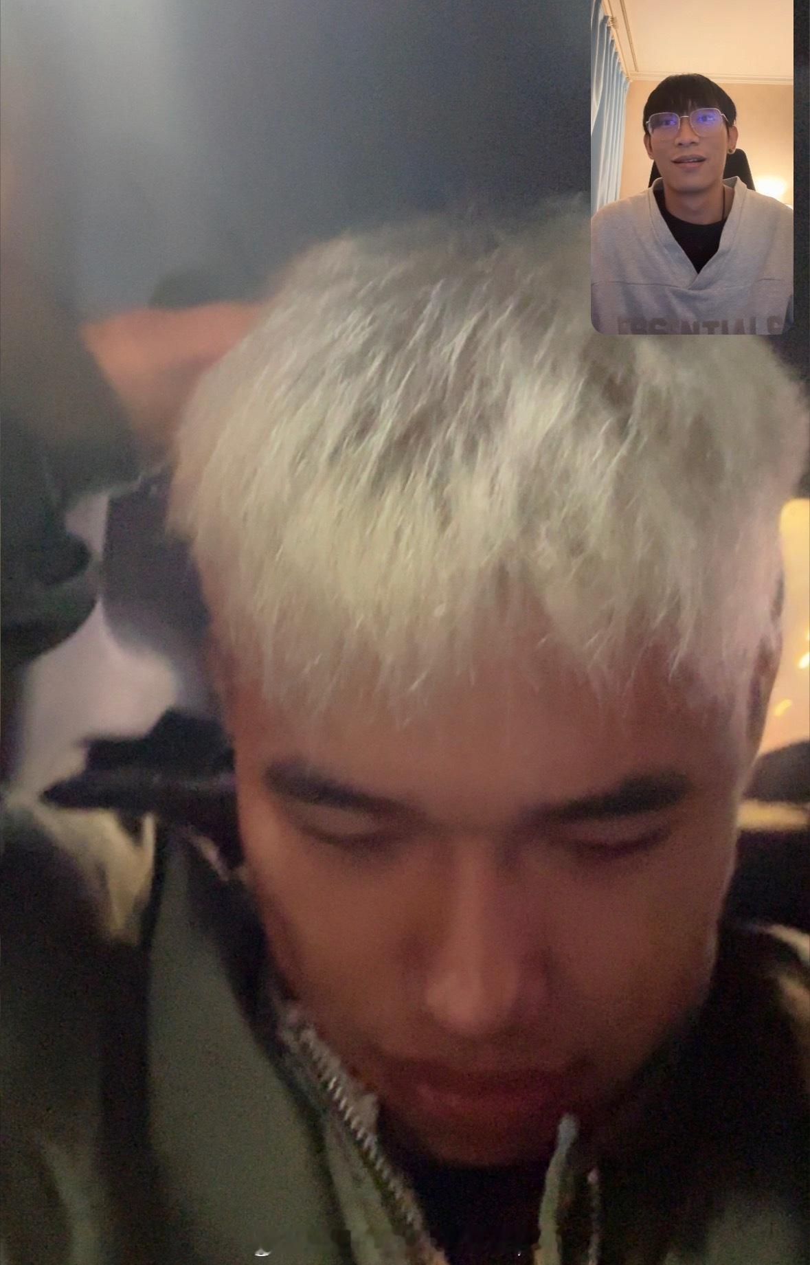 染了个新发色，没有上次白，就当试试新颜色吧