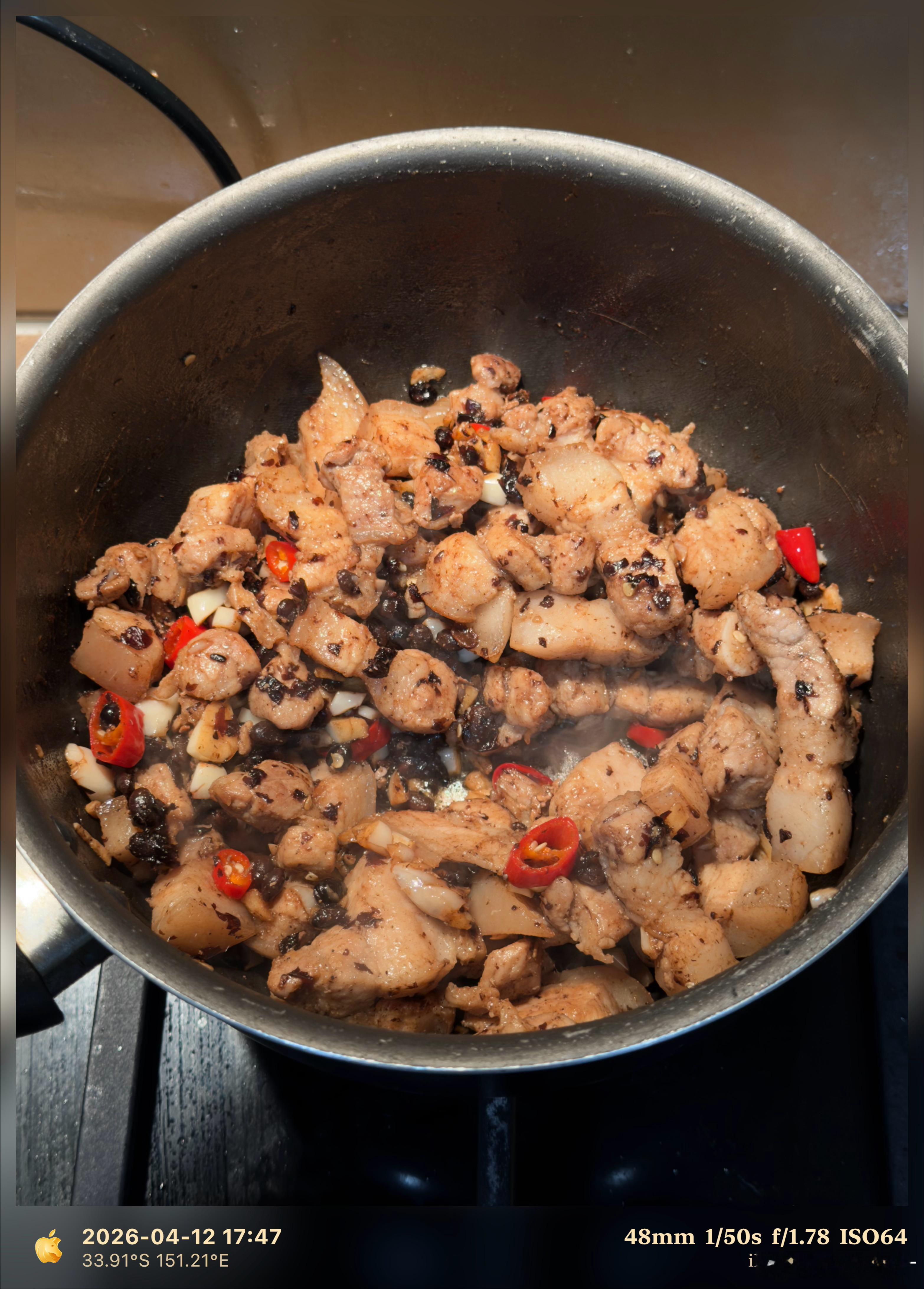 我改良的广东红烧肉已经 next level，肥肉也好吃😋 