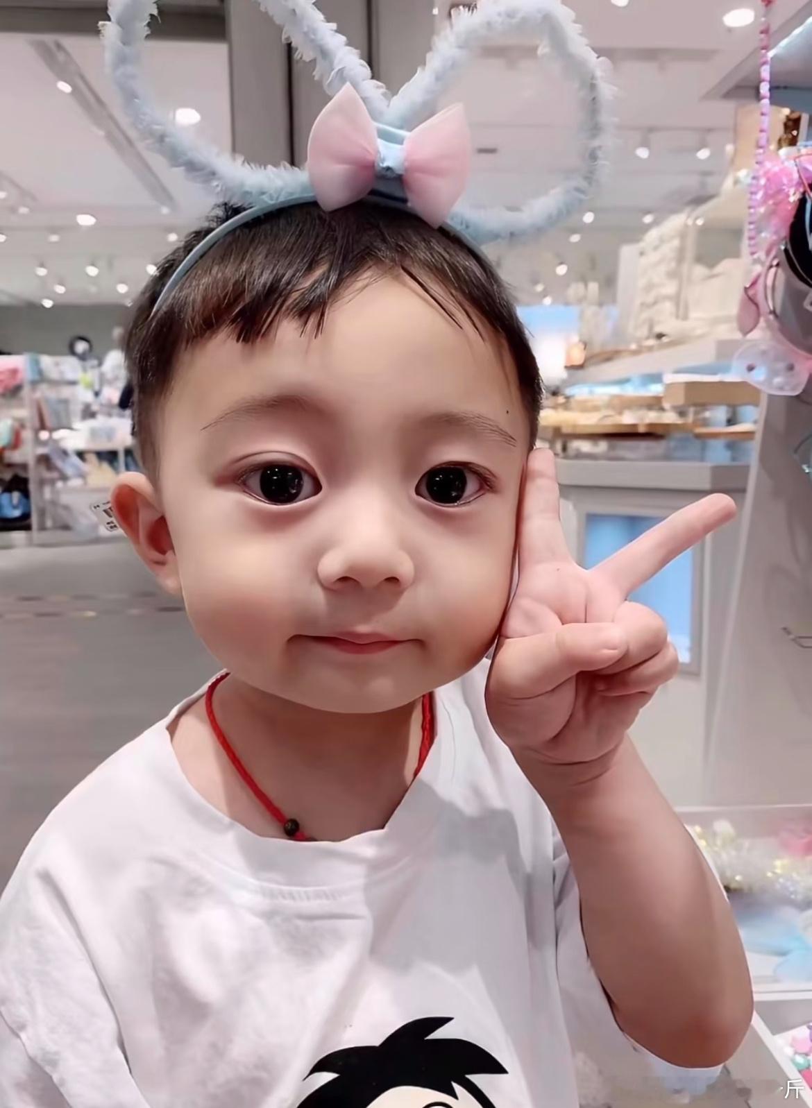而我爱上一个俊俊 