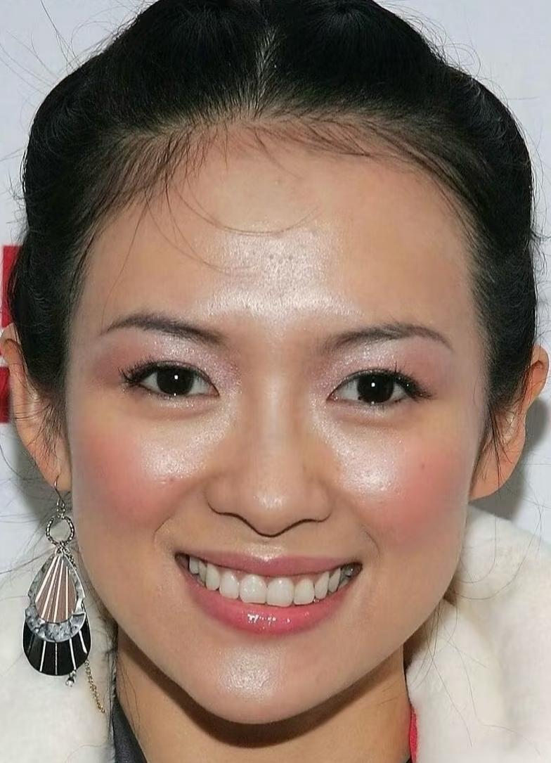 47岁的章子怡有多美？先不说164cm的身高和50Kg恰到好处的体重，这搭配绝了