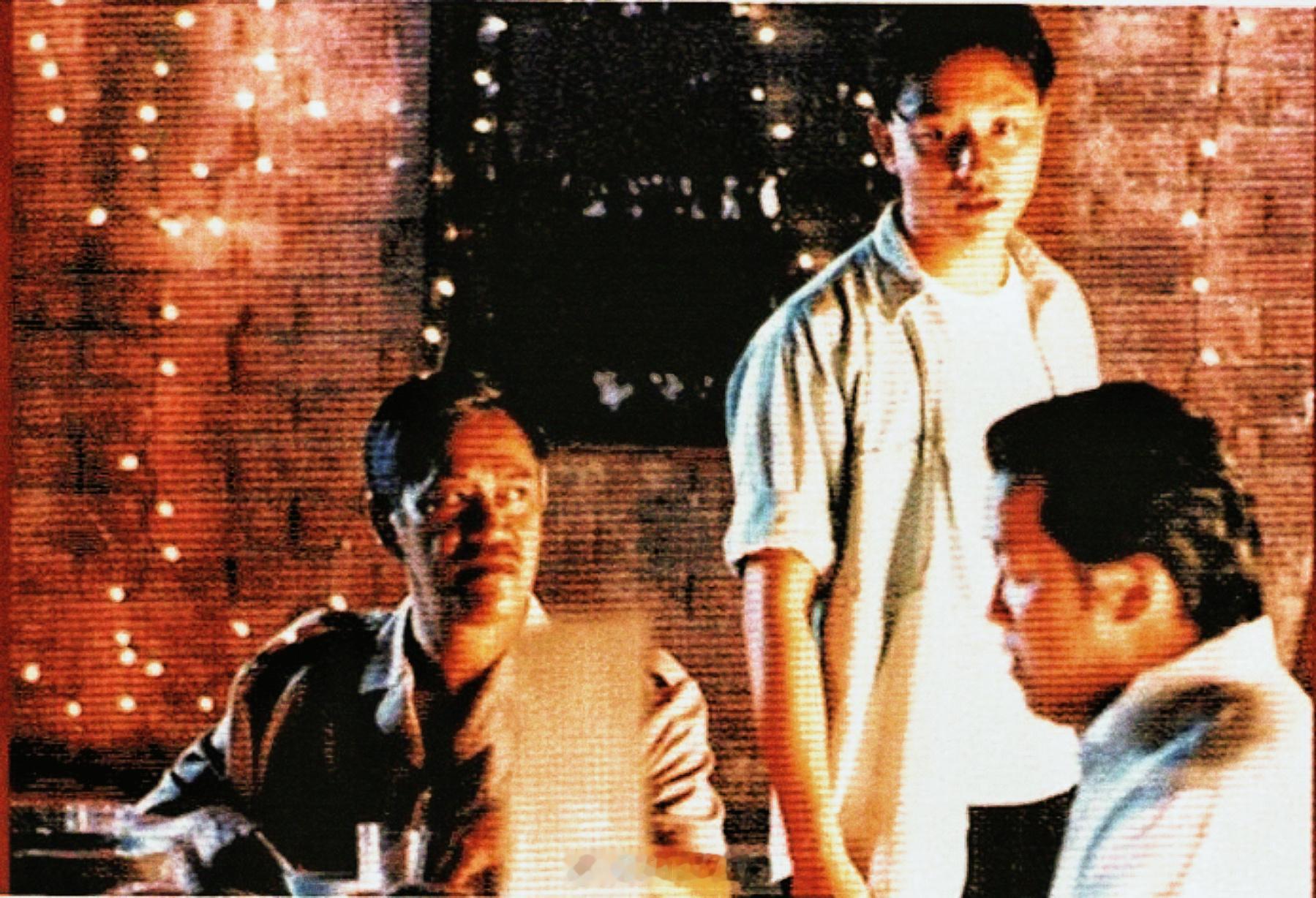 张国荣搭乘花絮去幕后 又潮又型——1991年，张国荣张国荣 在邵氏的第9片场，拍