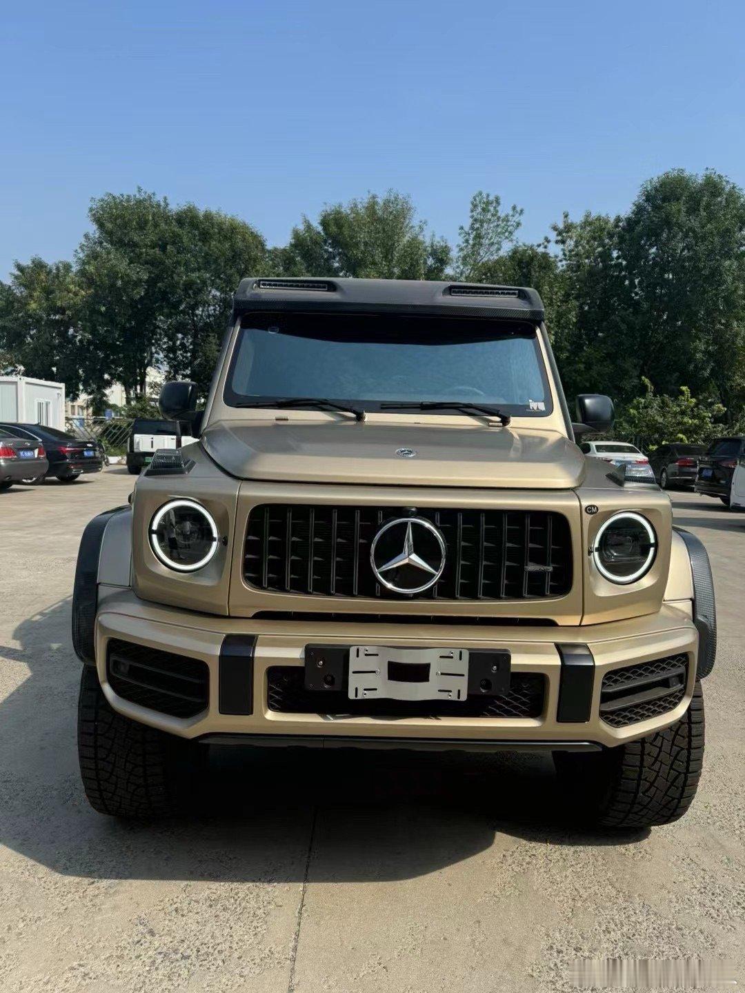 奔驰G63 4X4 限量磨砂金，新车 ​​​