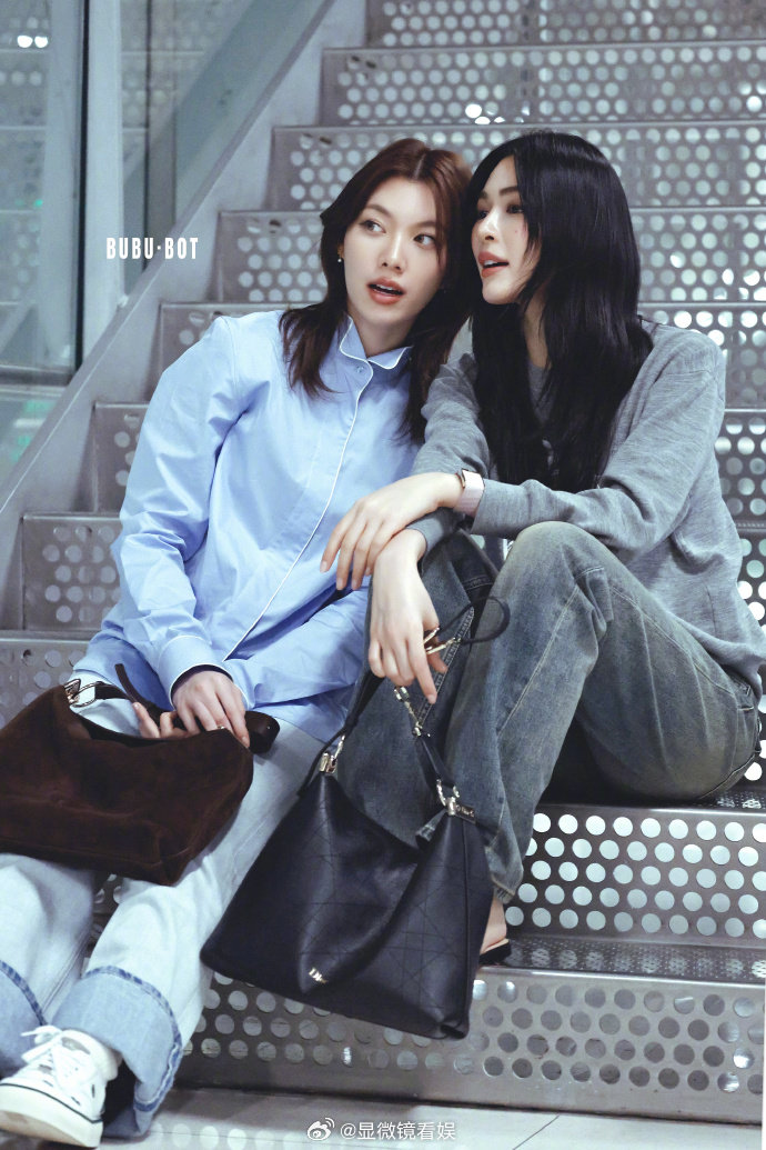 lingorm一起出发巴黎 邝玲玲、Orm机场合体，携手启程巴黎时装周！休闲穿搭