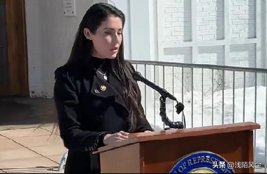 共和党议员卢娜:“我坚信爱泼斯坦运作的是旨在窃取机密的‘美人计’陷阱，克林顿夫妇