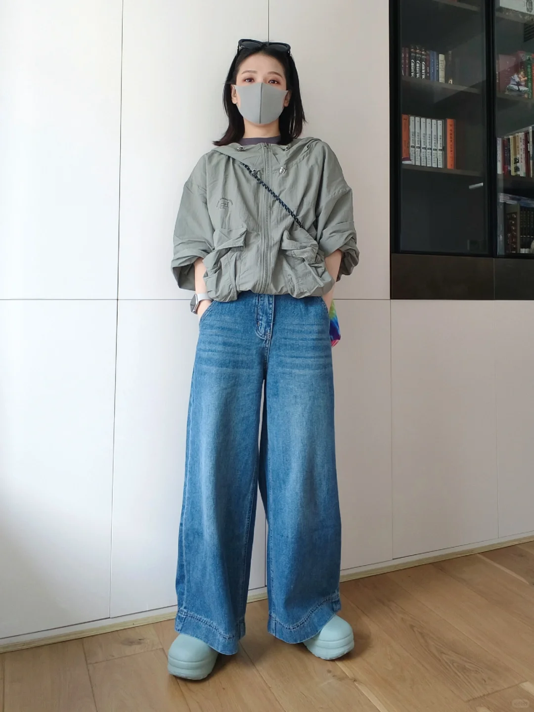 有的人沐浴阳光，有的人已经开始防晒