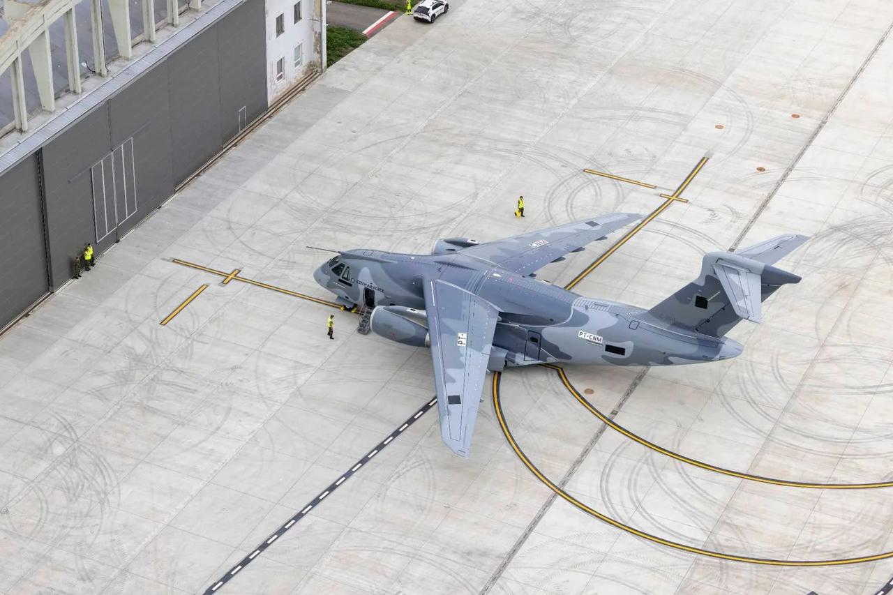 捷克空军从巴西接收第一架巴西航空工业公司 C-390 千年运输机
2026年7月