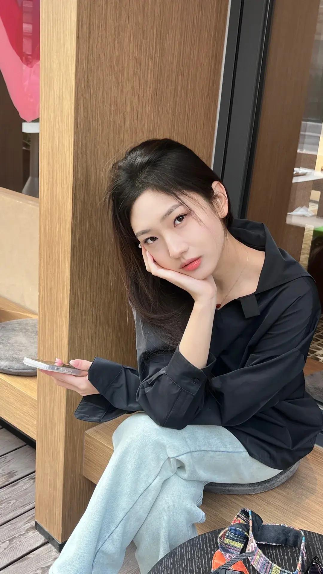 如果吻她一下会穷三年，但你愿意吗