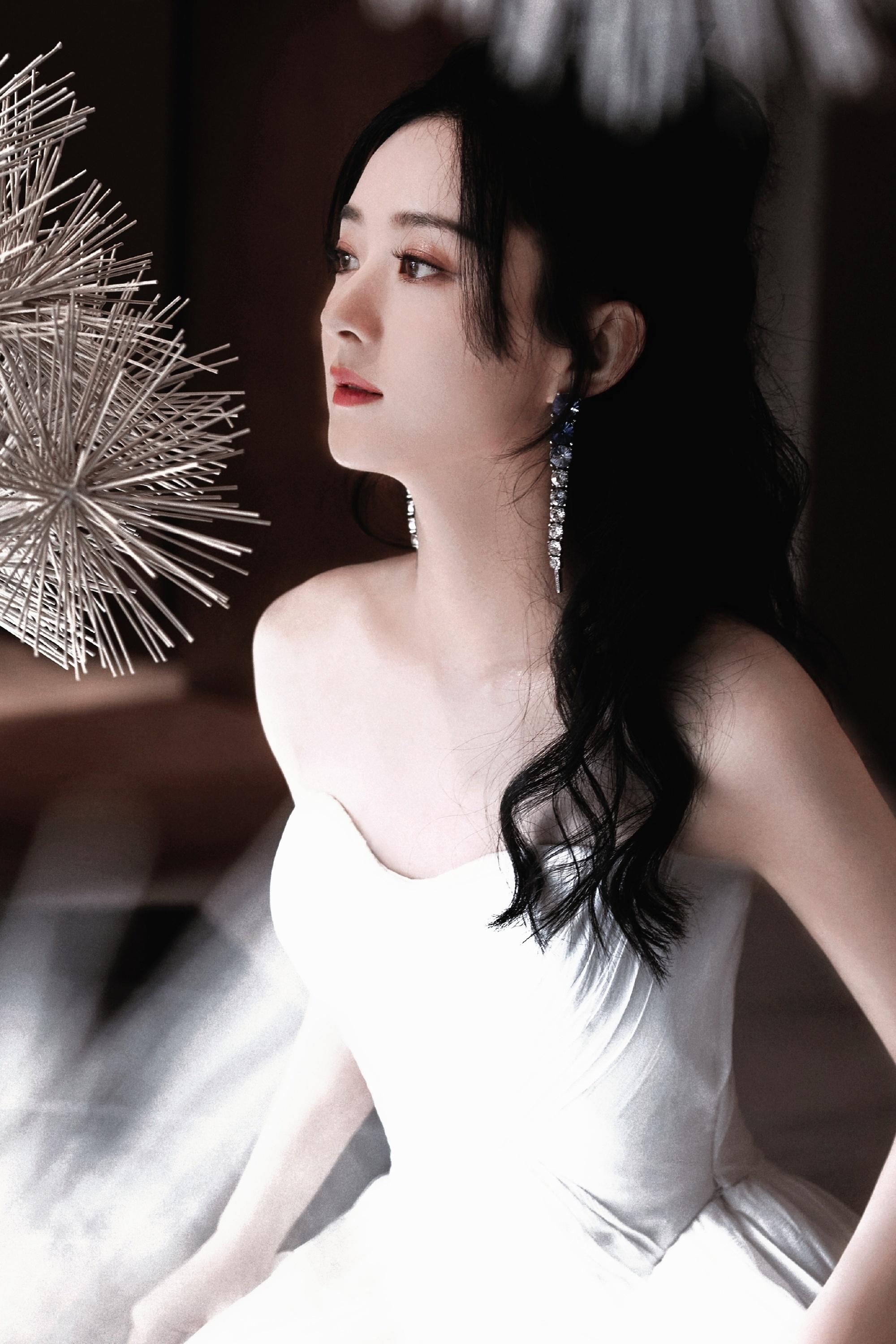 赵丽颖 zly赵丽颖李秋萍 zly赵丽颖小城大事🦋见过万千星河流转，却不及你眸