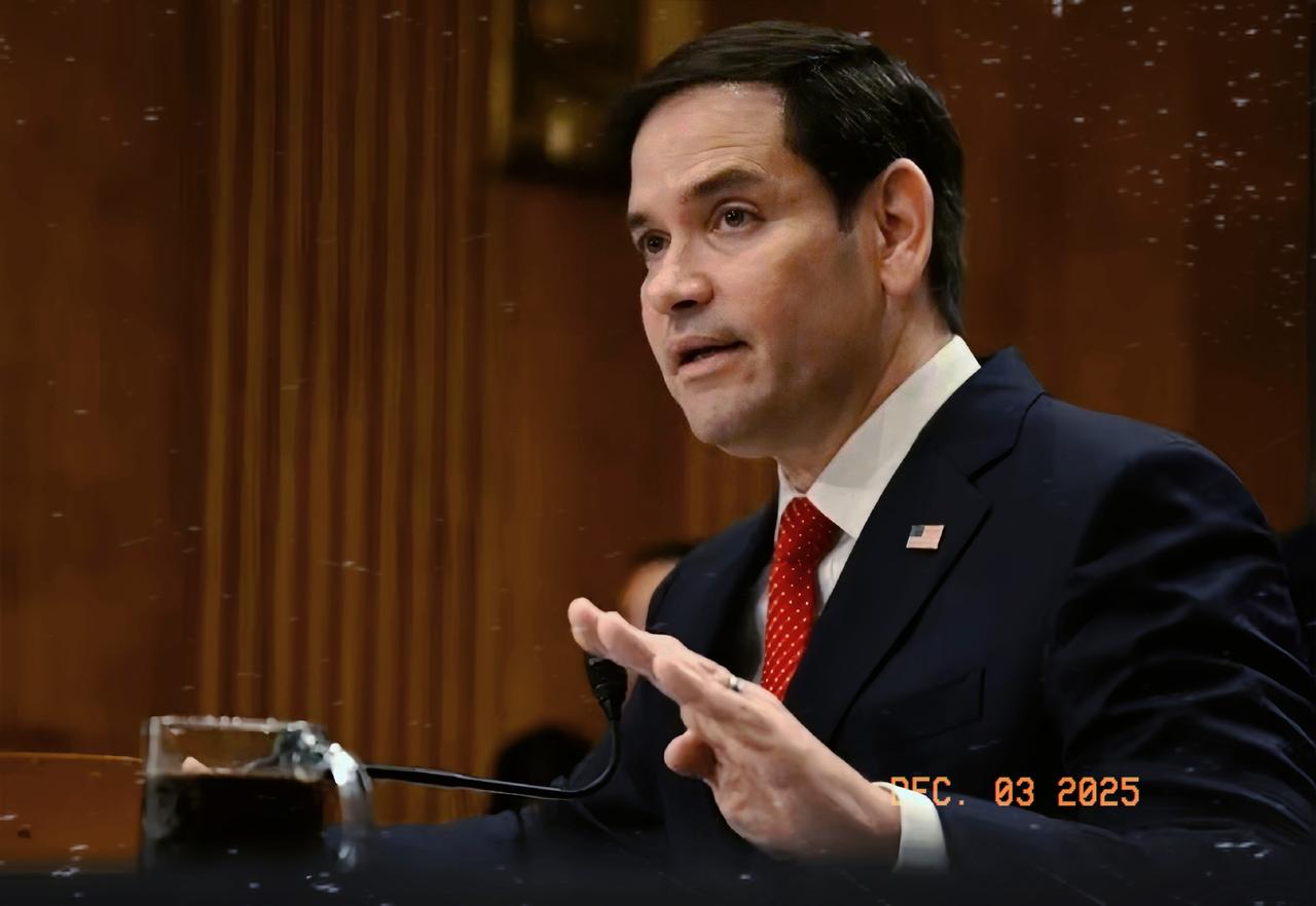 卢比奥最新表态，必须以保护乌克兰的方式结束战争。
 这是美国国务卿卢比奥接受福克