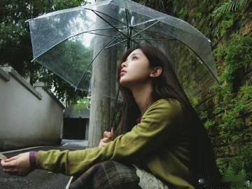 蒋龙杨超越张弛演我被点名 完美复刻当代人被点名真实状态，蒋龙认真系鞋带，杨超越张