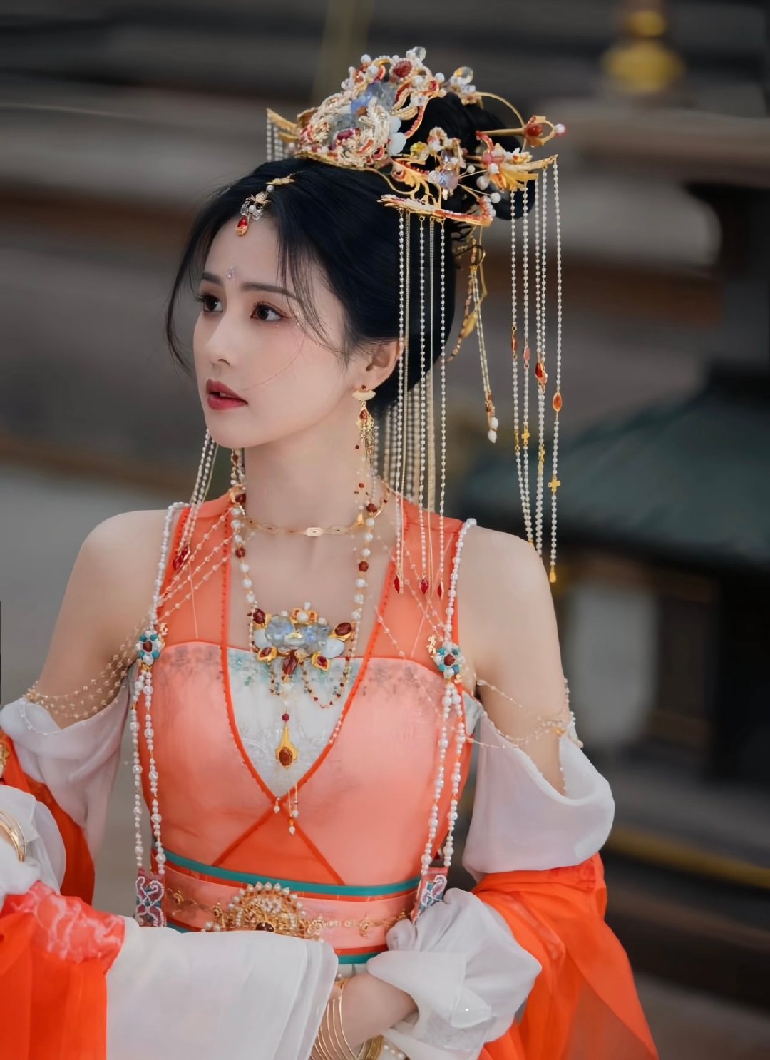 白鹿桑酒是三年前的剧白鹿长月烬明是三年前的剧白鹿桑酒是三年前的剧了，时间过的好快