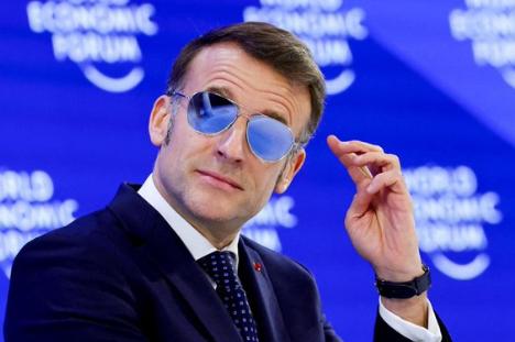 【法国关闭领空，禁止载有美国武器的飞机飞越其领空。】据路透社报道，该决定是在周末