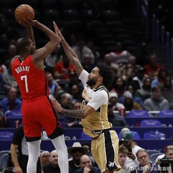 《火箭胜奇才，伊森、特雷杨被驱逐》特雷杨快要复出了，据说是周五打爵士的时候，但今