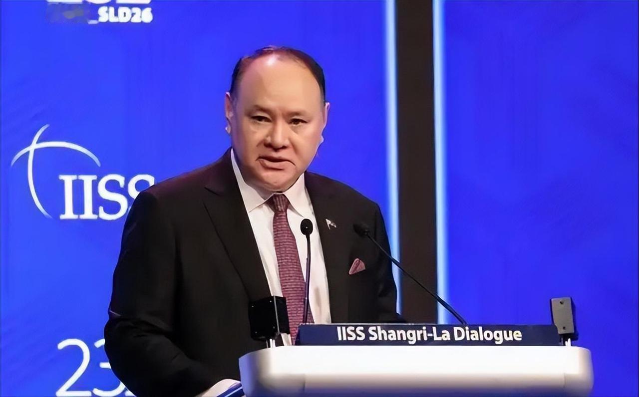 态度彻底变了！菲防长公开放弃台海中立，侨民安全沦为军事介入借口？

2026 年