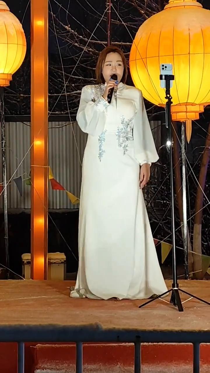 天地分别谁成了英雄。