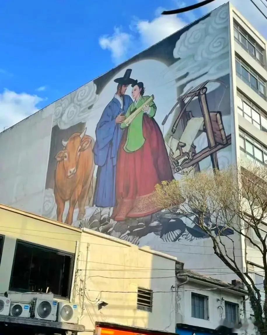 牛郎织女怎么也想不到，自己有一天会穿着赤古里变成韩国人。
韩综上，中国嘉宾说牛郎
