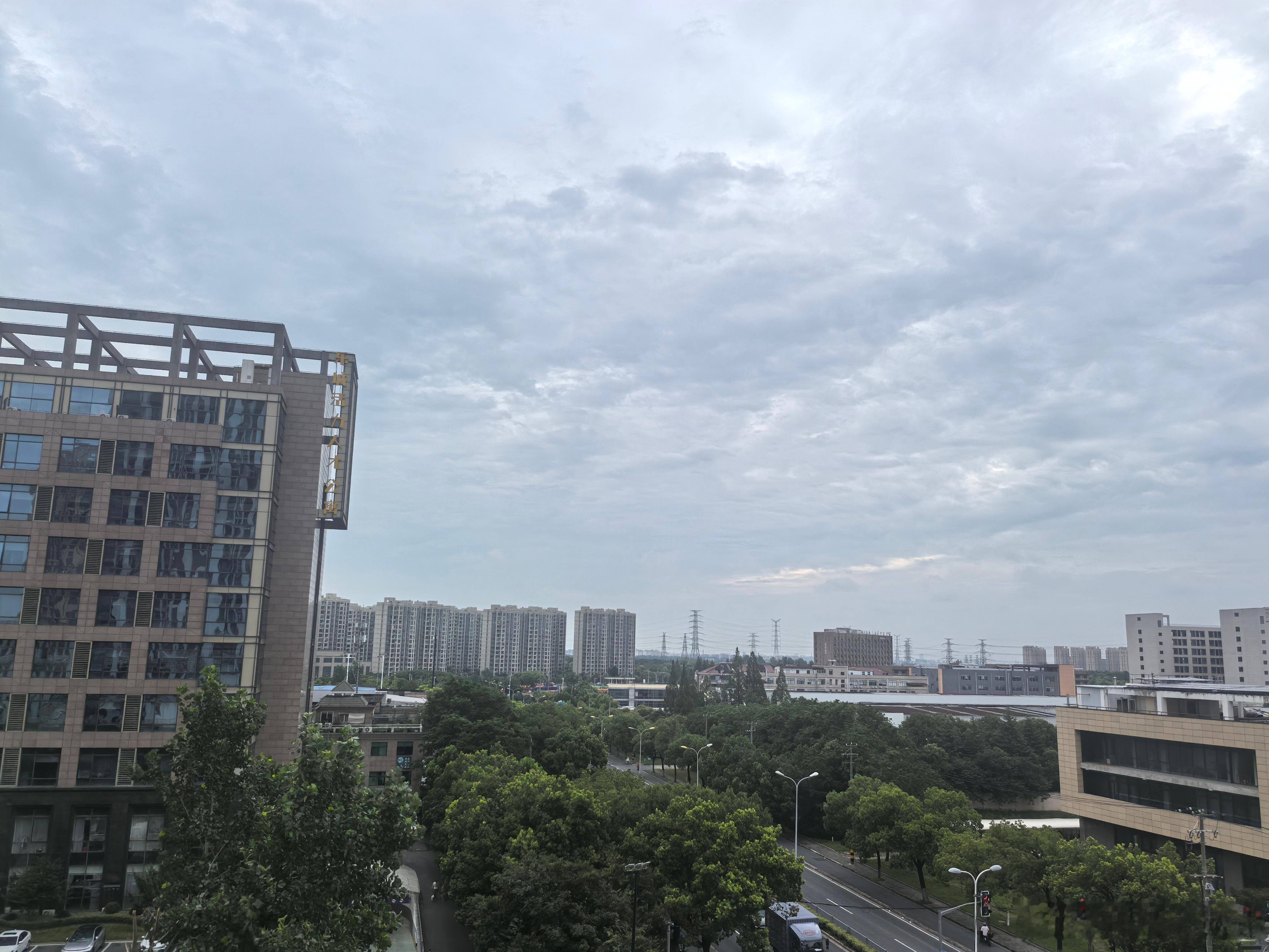 日子日复一日，本来都是平淡的。你给它加糖，它就甜；你给他加薄荷，它就清凉；你给它