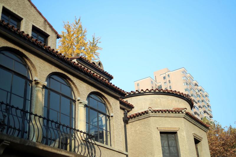 人有时候就是得有“没到理想之地”这根刺扎着，改变才会开始。就像我之前在一家公司混