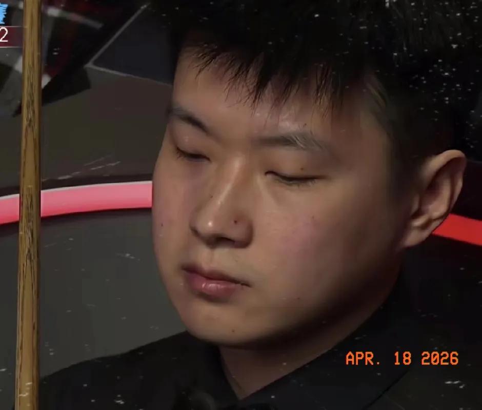 赵心童世锦赛首轮笫一阶段比赛快讯:
海菲尔德第5局打出单杆86分，86-17胜出