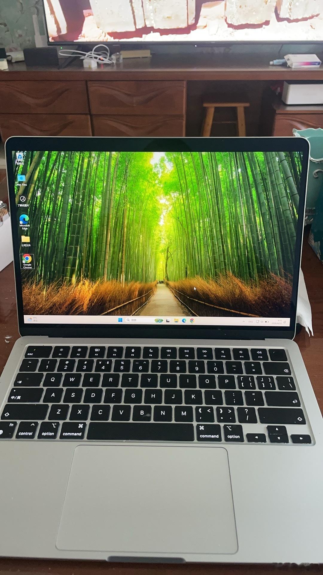 用豆包干了个大活儿，在苹果笔记本上安装了Windows 11 系统，搁以前都得拿