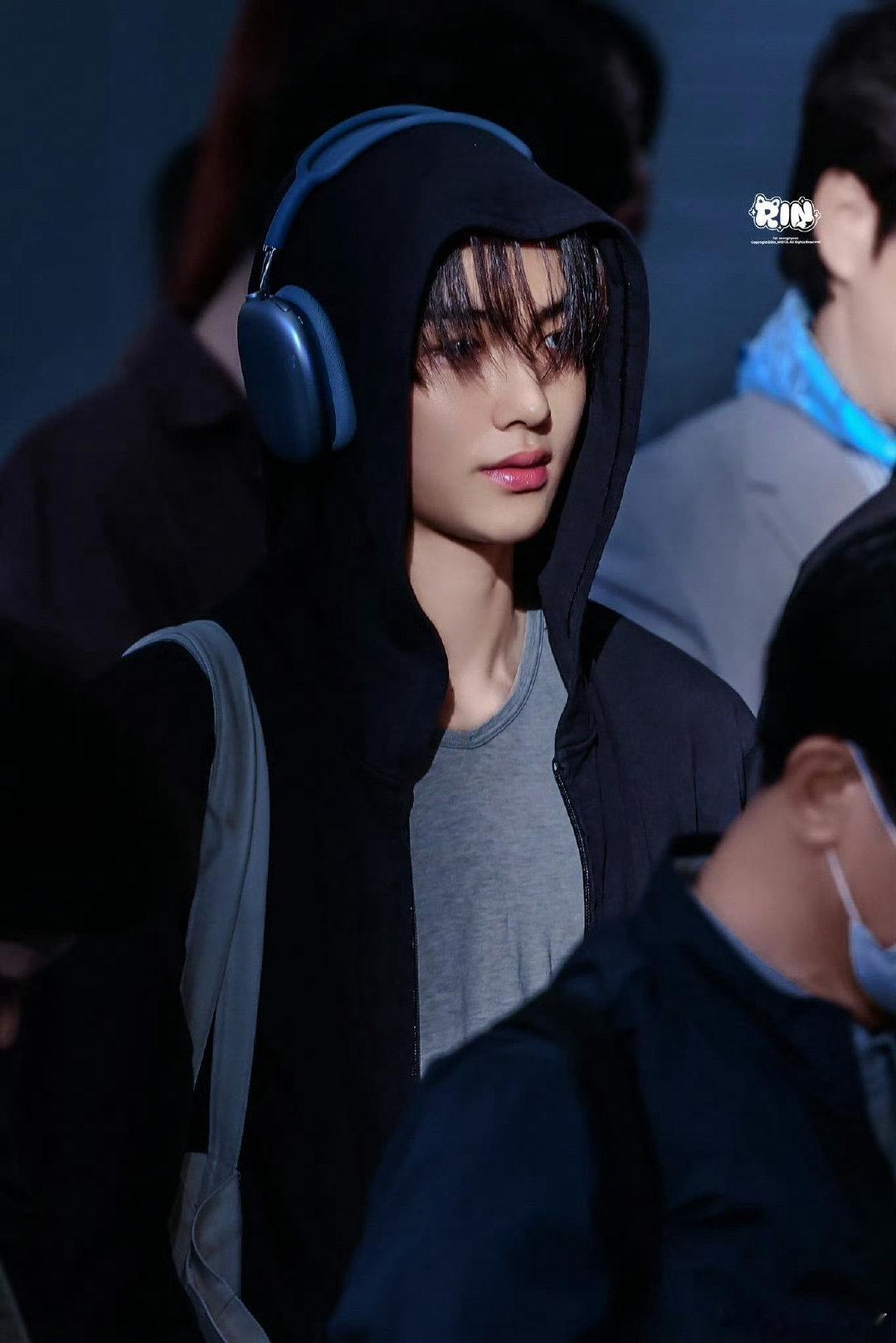 这是我316认识套孙以来见过他们穿得最体面的一次机场 