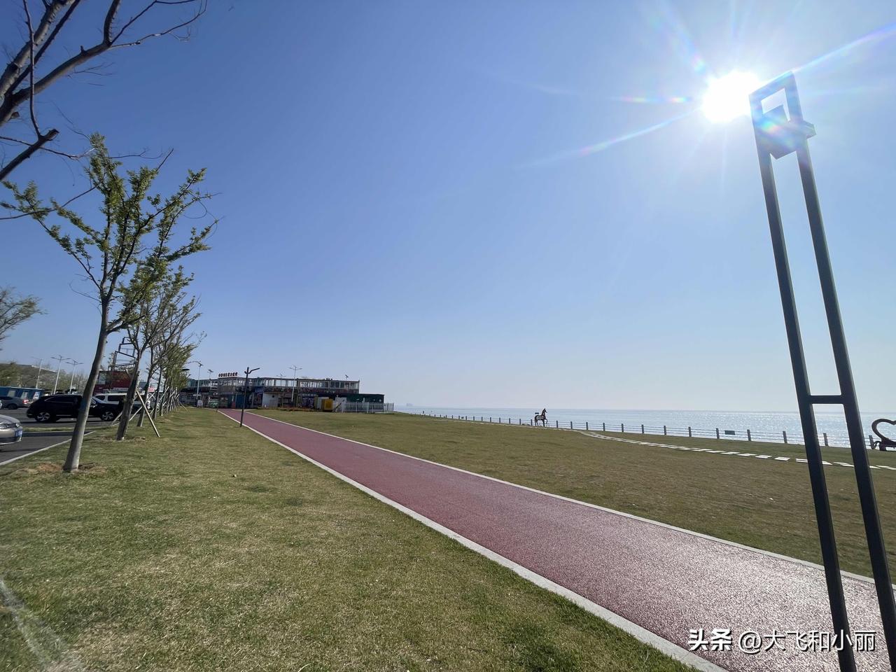 乳山银滩很多小区快递为啥难上门？旺季取件排队排到疯！4招直达家门口

住在乳山银