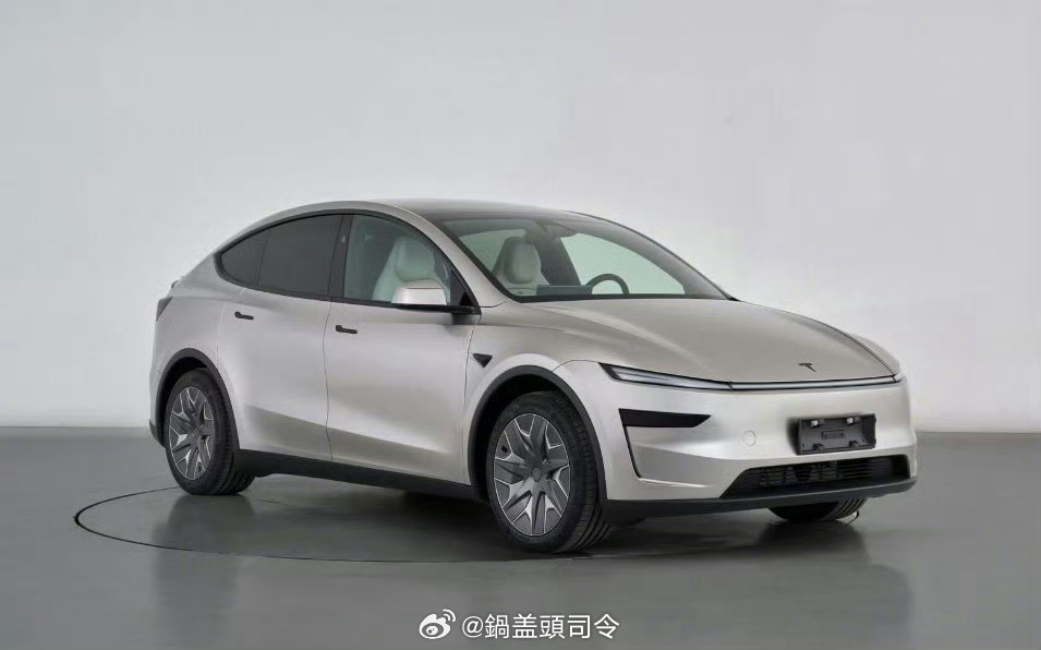 特斯拉 ModelY 长轴距，六座版要来了。以前大家买特斯拉，都会觉得很酷，现在