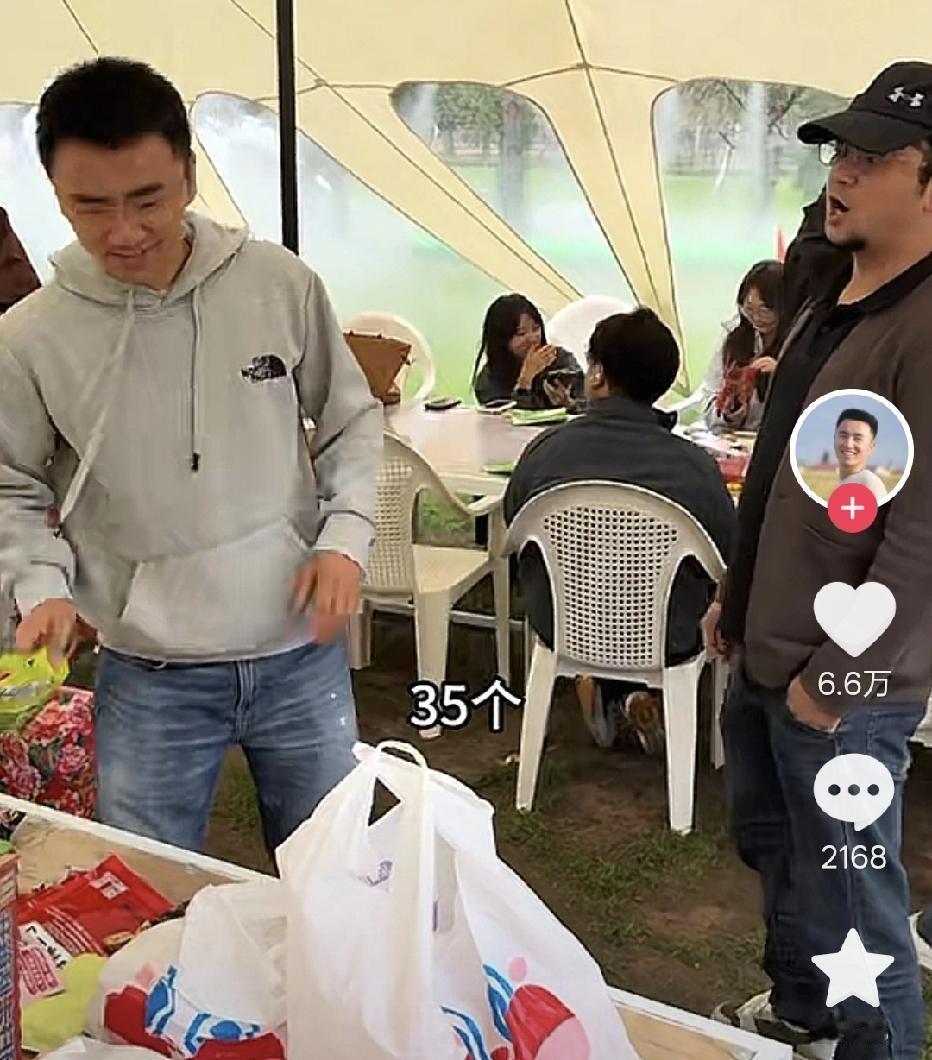 宁夏网红穆萨带35名员工团建！是“良心老板”还是“责任本分”？网友热议

近日，