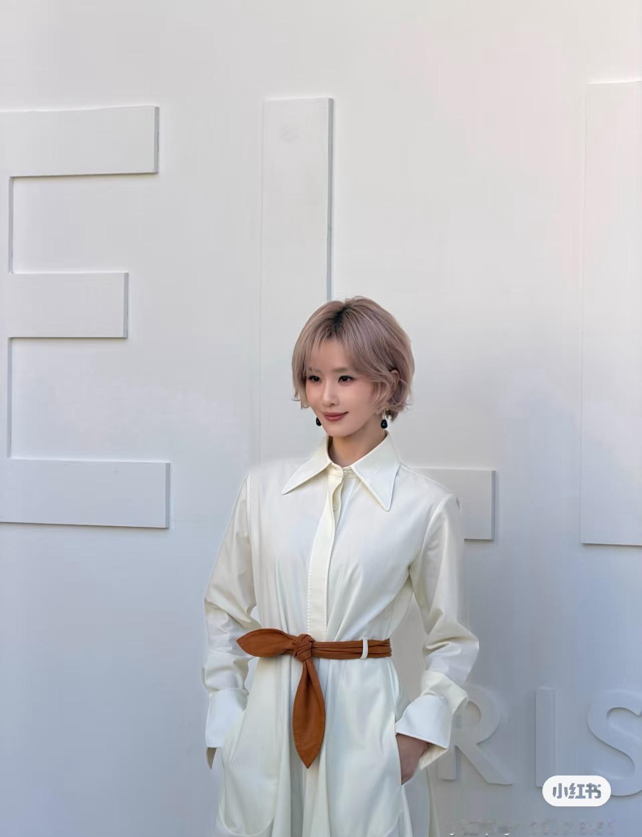 wyx那里的私藏刘诗诗CELINE美图[撇嘴]怎么每次都有新的，一次性交出来[来
