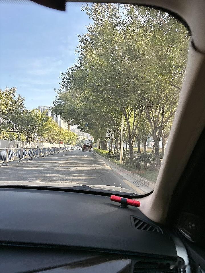 南宁额冬天真是太舒服了，这里的气温等同于东北的春秋。
南宁的冬天比北海好很多，北