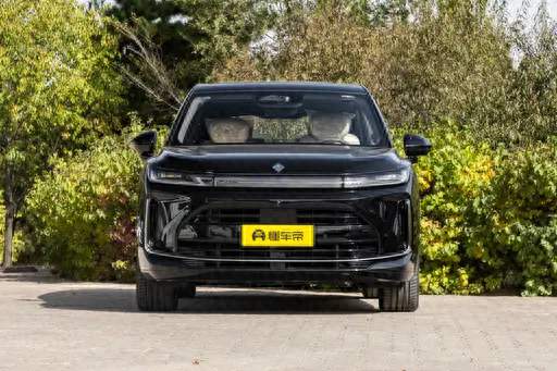 多娃家庭换车记：试完华境 S 才懂，20 万内六座 SUV 可以这么省心