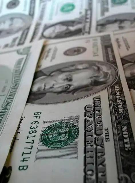 一个反常的信号出现了！美国正在疯狂发债，但奇怪的是，我们、日本、欧洲，这些过去的