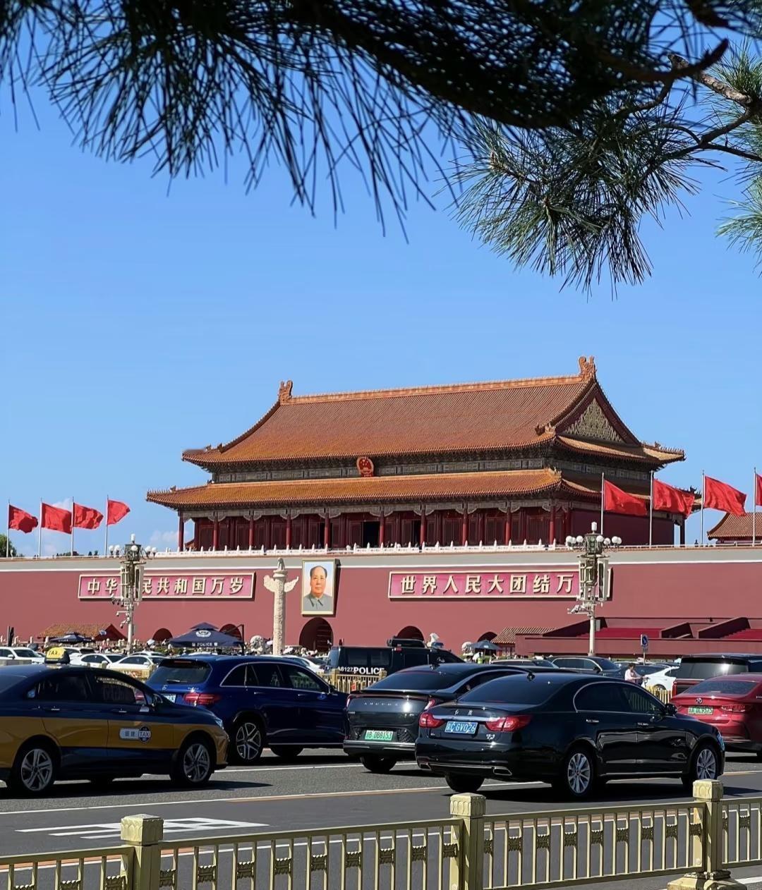 总要去趟首都吧！🇨🇳
愿山河无恙国泰民安