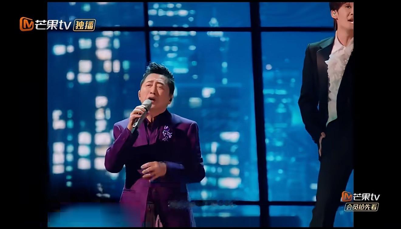 庾澄庆颜人中王赫野合唱不值得庾澄庆、颜人中、王赫野三人合唱《不值得》，一开口耳朵