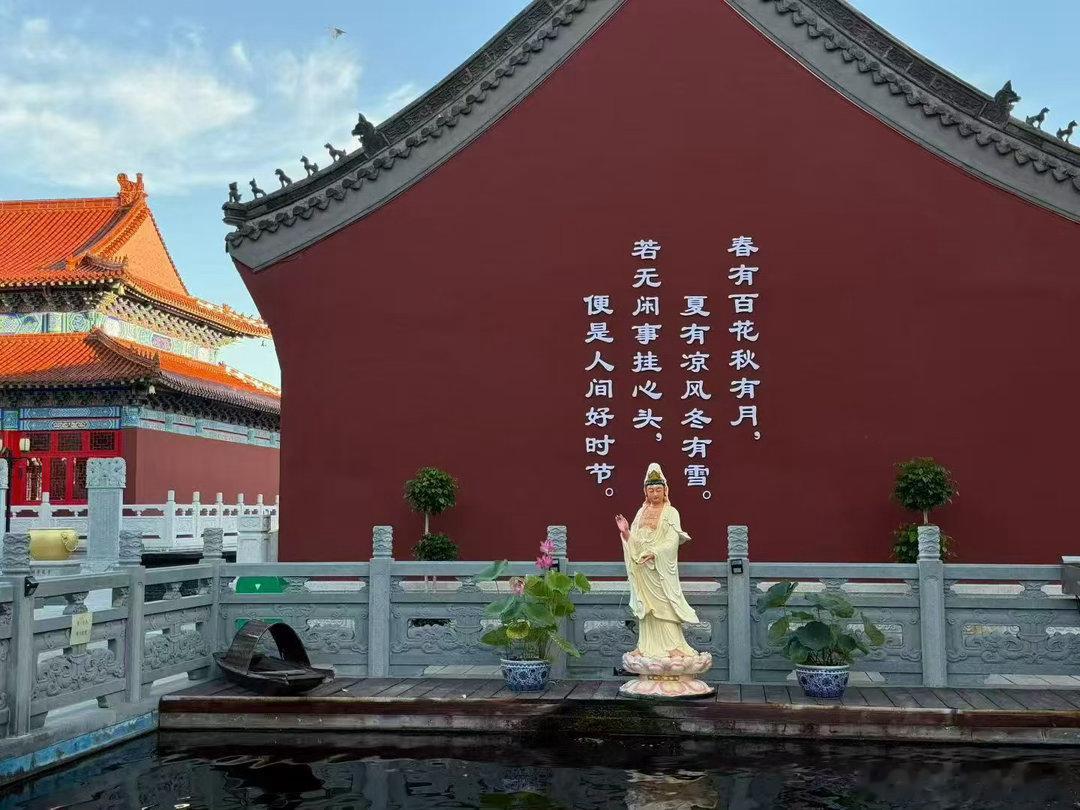 佛教 【大德说】佛陀说：三界六道的变化，像秋天的云一样变幻无常；众生的生死，像舞