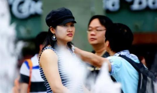 一位新加坡华人终于说了实话，他表示，在新加坡的华人，根本不在乎中国到底好不好.很