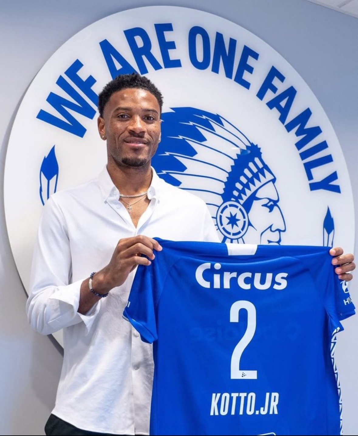 每体：巴塞罗那球探对喀麦隆对阵加蓬比赛中的一名球员印象深刻，他就是22岁的左后卫