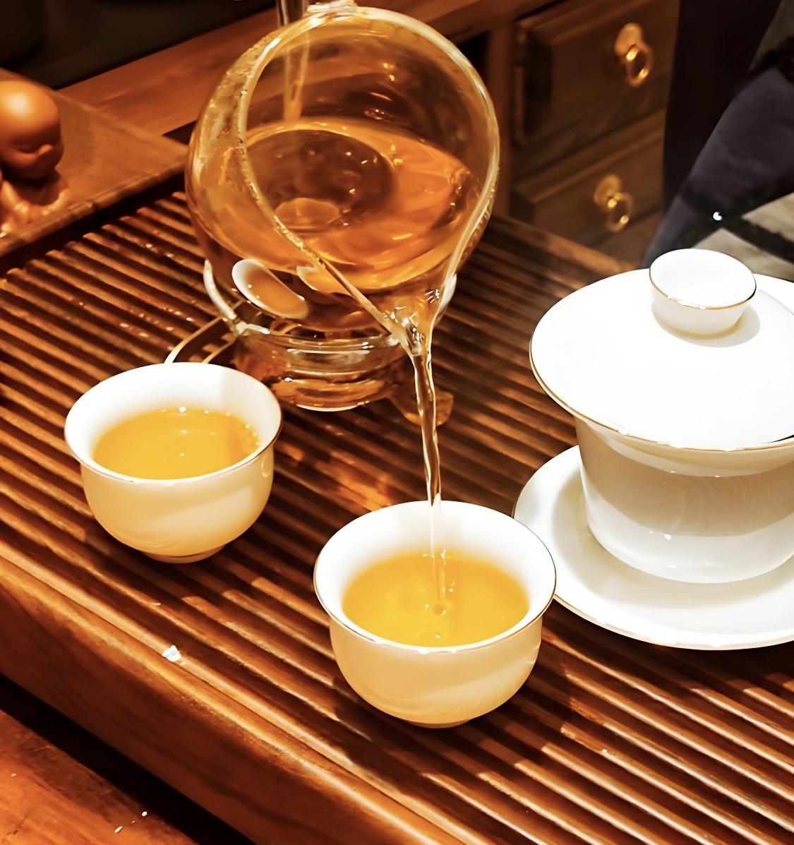 半盏清茶听夜雨，求下联