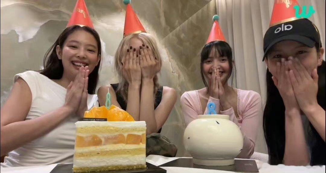 #Lisa和三公子一家在度假#Lisa好幸福啊，爱情有了，事业也越来越好，Bla