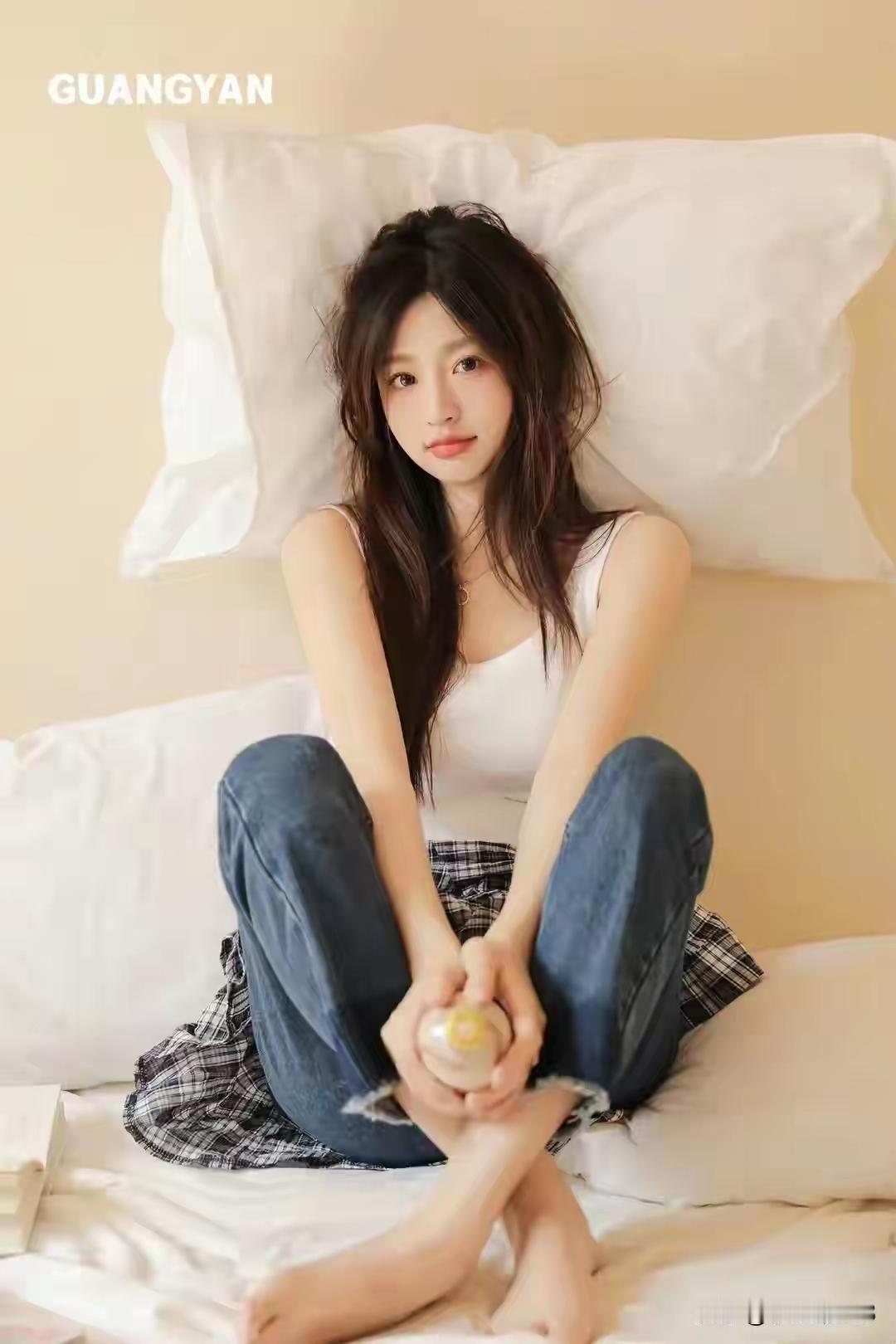 慵懒午后，少女心满满，享受宁静时光。🌼💕性格会决定人生吗 有哪些经典中式美人