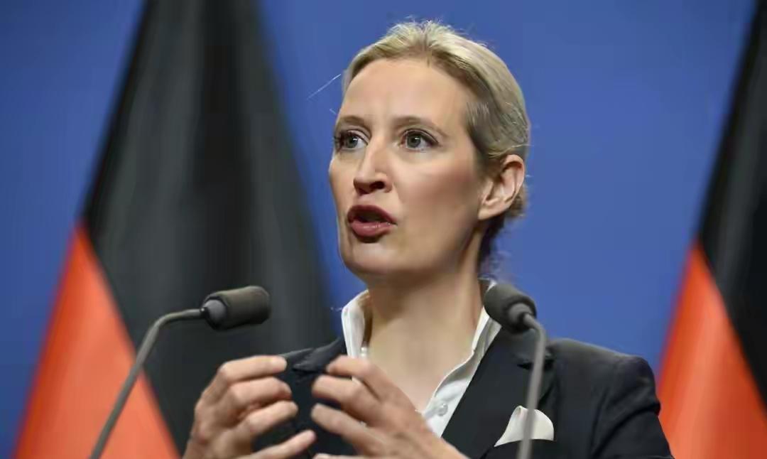 魏德尔再次惨败，默茨强推军费大涨！德国捆绑北约战车，不惜借巨债为战争买单，却让国