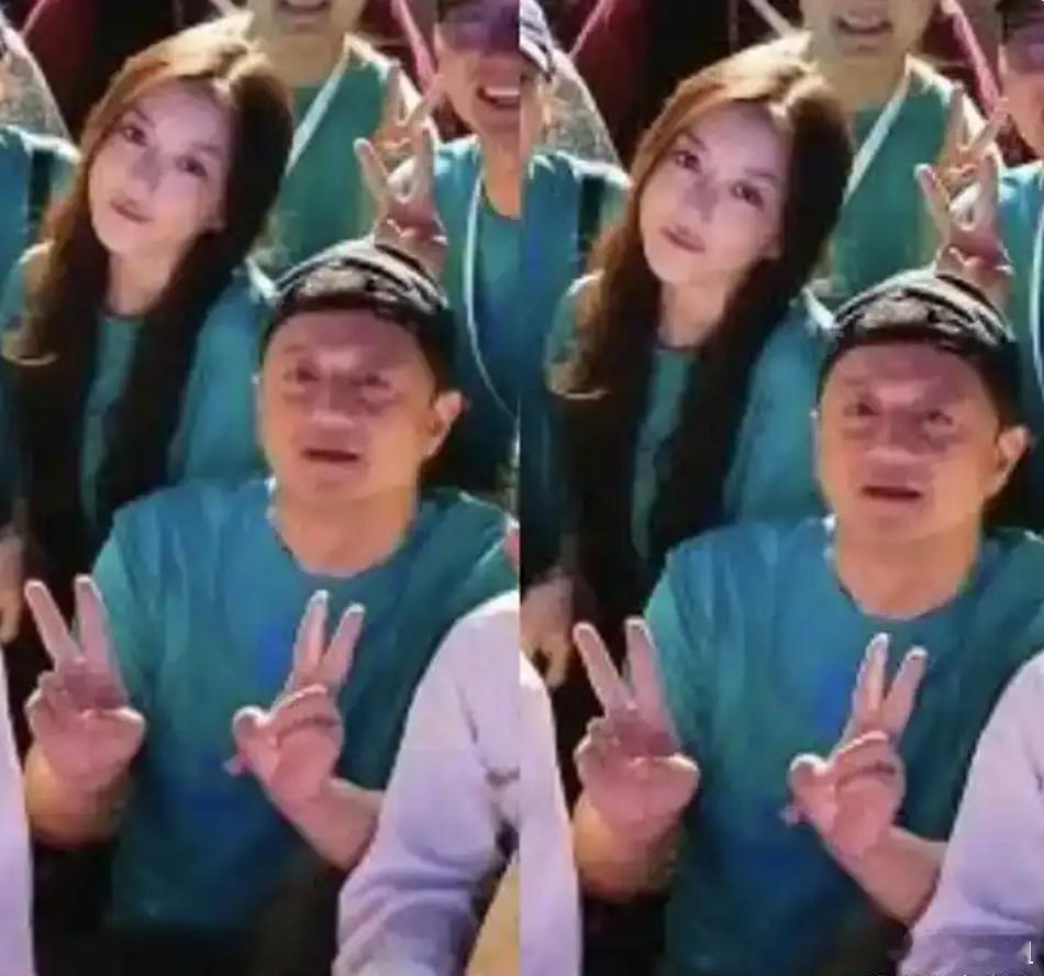 19岁李嫣和李亚鹏一起出席活动，共助唇腭裂儿童！ ​​​