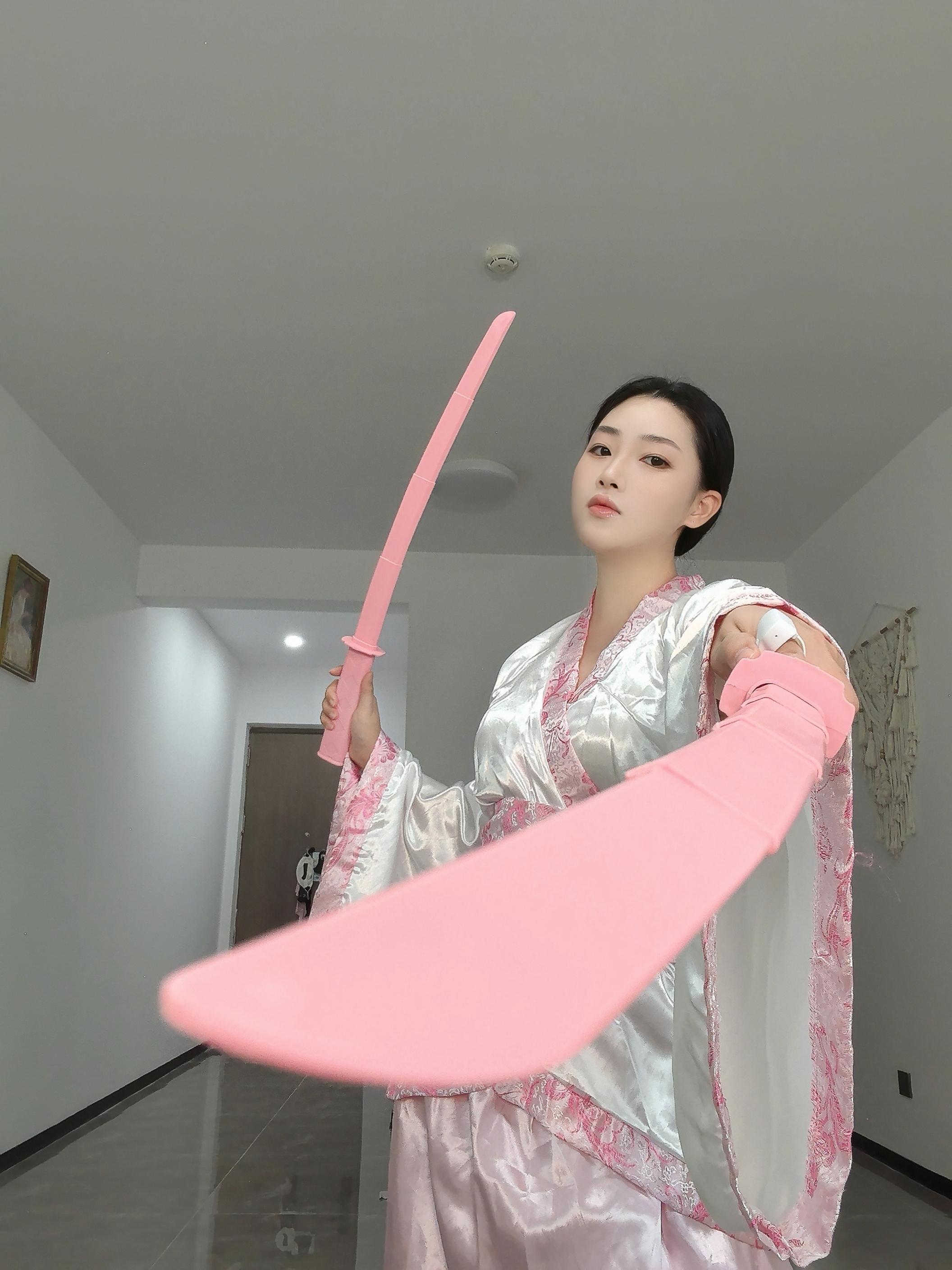 风华正茂 当然要明媚张扬。