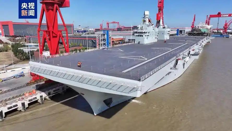 相信不少关注海军的朋友，最近都被076“四川舰”的动态刷屏了，官方官宣，这艘我国