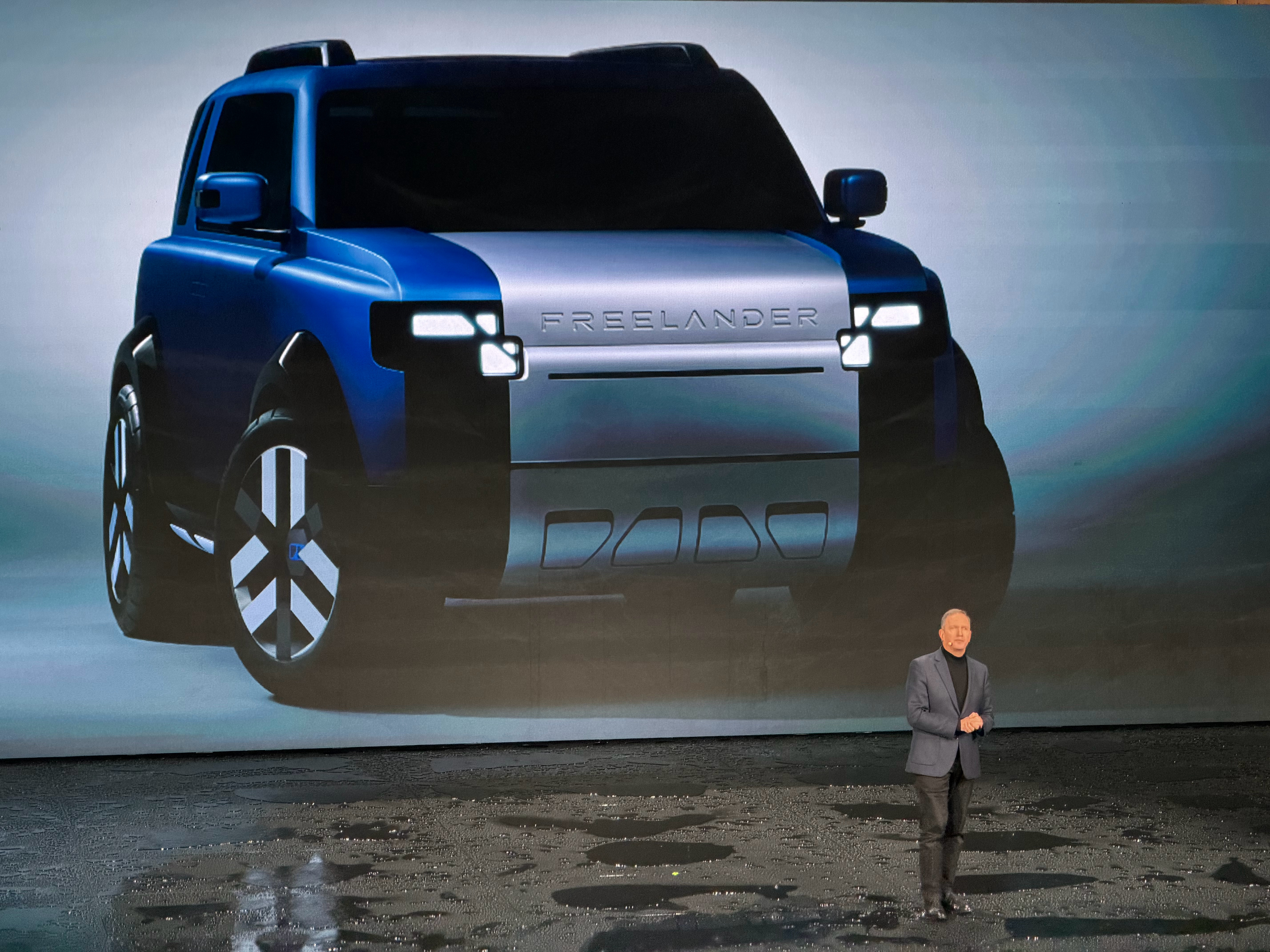 FREELANDER神行者全球首秀。作为奇瑞与捷豹路虎战略合作打造的全新豪华新能