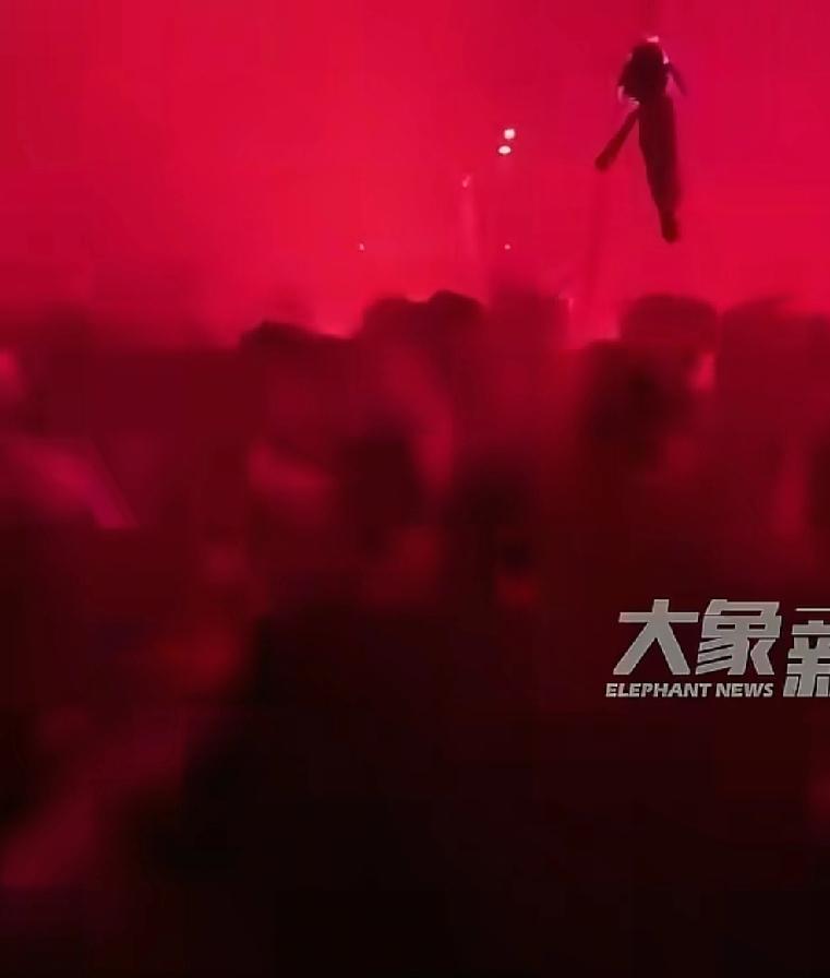 以后再也不敢带手机去扬州音乐节了
最近去参加很多扬州音乐节的朋友们反映自己的手机