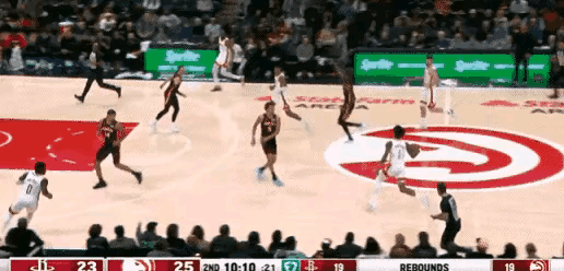 阿门传球能力被低估了，这行进间人到球到，非常人可为。

翻看本赛季火箭队四大球员